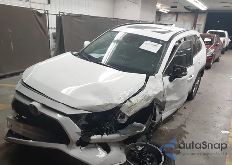 2025 Toyota Rav4 Xle z USA, uszkodzony, nr VIN 2T3W1RFV0SW382785